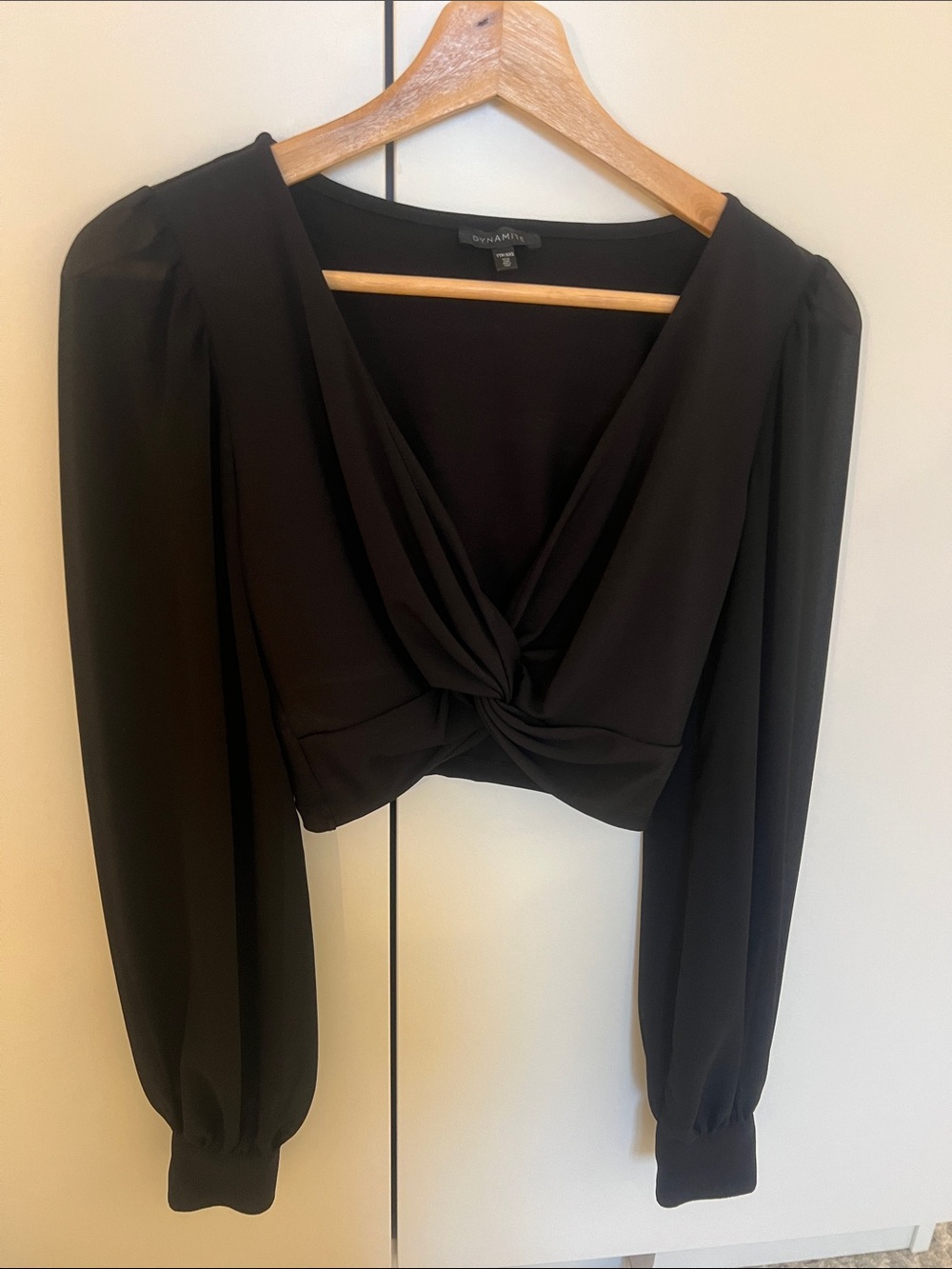 Dynamite Black Twist-Front Long-Sleeve Crop Blouse
